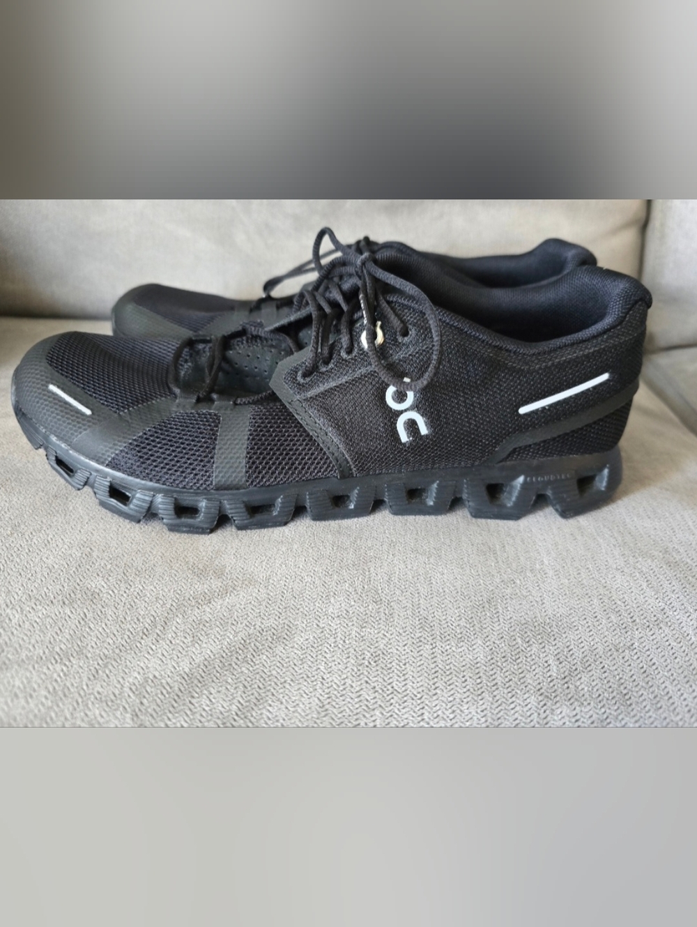 New On Clous Running Women's Black  Mesh Running Shoes 9